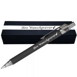 Kugelschreiber mit Gravur | schwarzer Clip | blau schreibend | personaliserter Kugeschreiber | Korpus gummiert